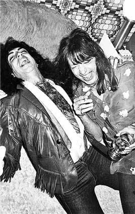 KISS. Лицом к музыке: срывая маску KISS. Лицом к музыке: срывая маску