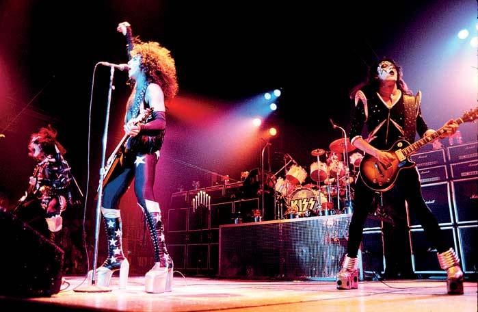 KISS. Лицом к музыке: срывая маску KISS. Лицом к музыке: срывая маску