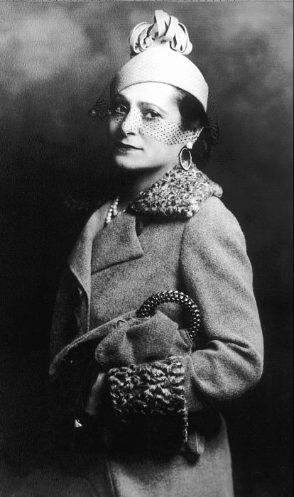 Елена Рубинштейн. Женщина, сотворившая красоту Елена Рубинштейн. Женщина, сотворившая красоту