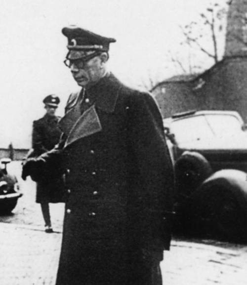 Власов против Сталина. Трагедия русской освободительной армии 1944-1945 год Власов против Сталина. Трагедия русской освободительной армии 1944-1945 год