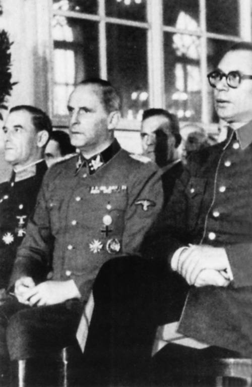 Власов против Сталина. Трагедия русской освободительной армии 1944-1945 год Власов против Сталина. Трагедия русской освободительной армии 1944-1945 год