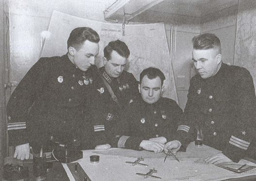 Асы над тундрой. Воздушная война в Заполярье. 1941-1944 годы Асы над тундрой. Воздушная война в Заполярье. 1941-1944 годы