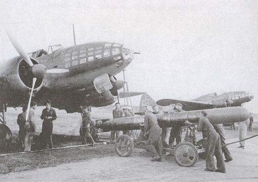 Асы над тундрой. Воздушная война в Заполярье. 1941-1944 годы Асы над тундрой. Воздушная война в Заполярье. 1941-1944 годы
