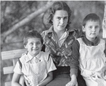 Мемуары матери Сталина. 13 женщин Джугашвили Мемуары матери Сталина. 13 женщин Джугашвили