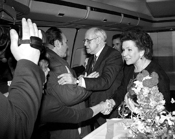 Мстислав Ростропович. Любовь с виолончелью в руках Мстислав Ростропович. Любовь с виолончелью в руках