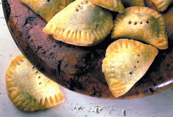 Мужчина на кухне Мужчина на кухне