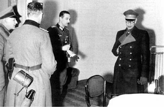 Генерал из трясины. Судьба и история Андрея Власова. Анатомия предательства Генерал из трясины. Судьба и история Андрея Власова. Анатомия предательства