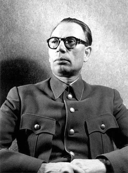 Генерал из трясины. Судьба и история Андрея Власова. Анатомия предательства Генерал из трясины. Судьба и история Андрея Власова. Анатомия предательства