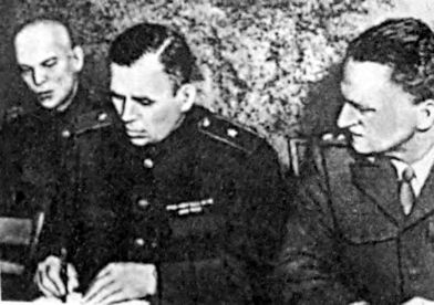 Информаторы Сталина: Неизвестные операции советской военной разведки. 1944-1945 Информаторы Сталина: Неизвестные операции советской военной разведки. 1944-1945