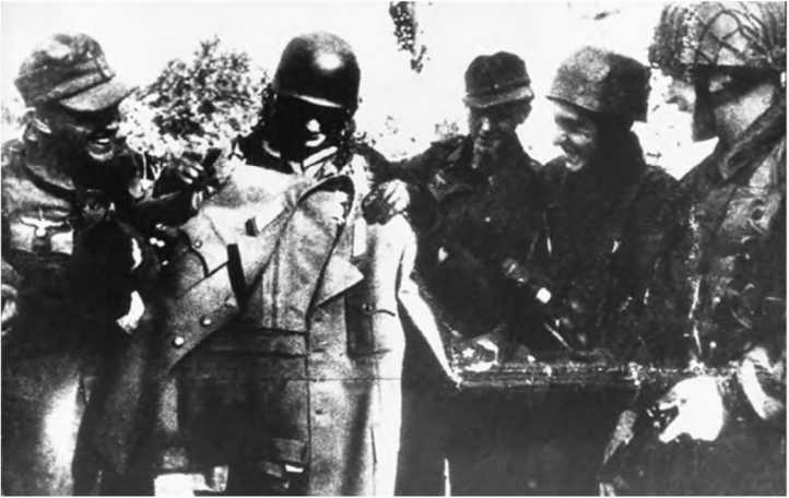 Гитлеровская машина шпионажа. Военная и политическая разведка Третьего рейха. 1933-1945 Гитлеровская машина шпионажа. Военная и политическая разведка Третьего рейха. 1933-1945