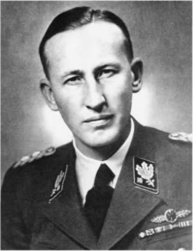 Гитлеровская машина шпионажа. Военная и политическая разведка Третьего рейха. 1933-1945 Гитлеровская машина шпионажа. Военная и политическая разведка Третьего рейха. 1933-1945