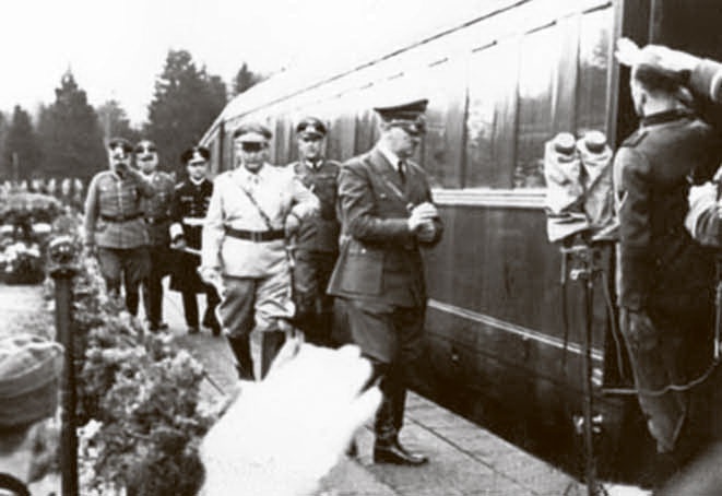 Фюрер как полководец Фюрер как полководец