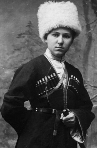 Три цвета знамени. Генералы и комиссары. 1914-1921 Три цвета знамени. Генералы и комиссары. 1914-1921