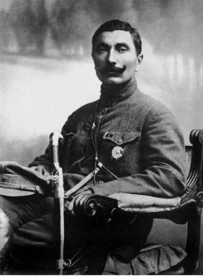 Три цвета знамени. Генералы и комиссары. 1914-1921 Три цвета знамени. Генералы и комиссары. 1914-1921