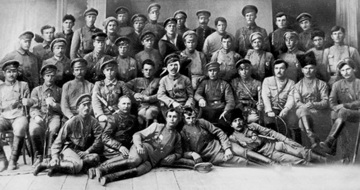 Три цвета знамени. Генералы и комиссары. 1914-1921 Три цвета знамени. Генералы и комиссары. 1914-1921