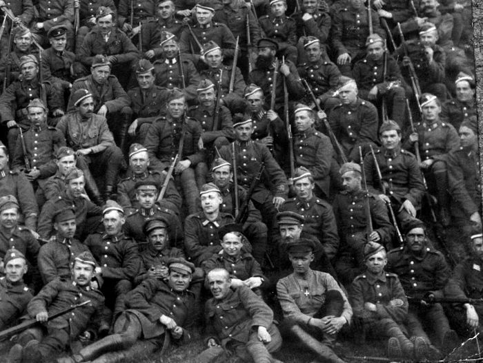 Три цвета знамени. Генералы и комиссары. 1914-1921 Три цвета знамени. Генералы и комиссары. 1914-1921