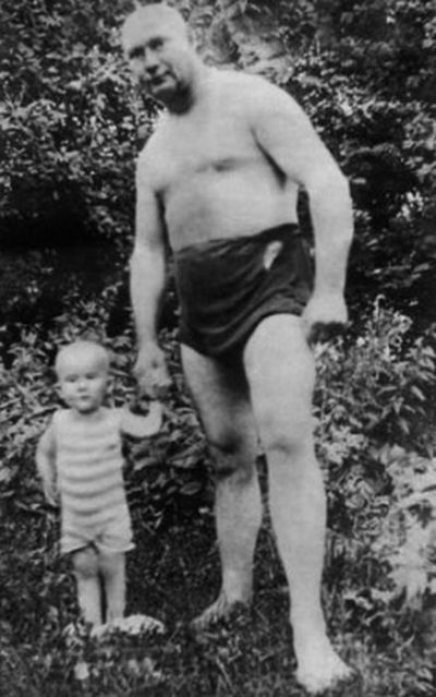 Три цвета знамени. Генералы и комиссары. 1914-1921 Три цвета знамени. Генералы и комиссары. 1914-1921