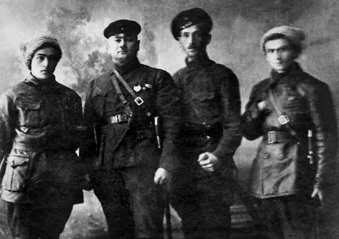 Три цвета знамени. Генералы и комиссары. 1914-1921 Три цвета знамени. Генералы и комиссары. 1914-1921