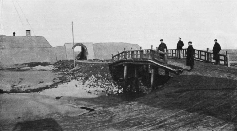 1900. Русские штурмуют Пекин 1900. Русские штурмуют Пекин