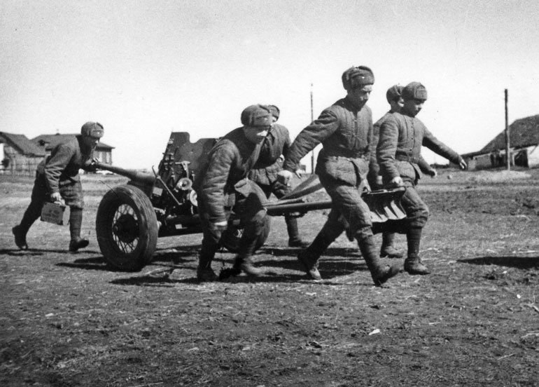 Сталинградское побоище. «За Волгой для нас земли нет!» Сталинградское побоище. «За Волгой для нас земли нет!»