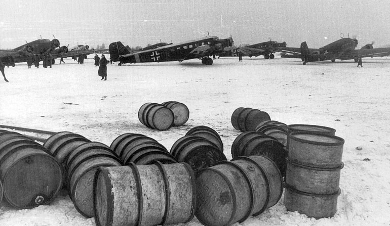 Сталинградское побоище. «За Волгой для нас земли нет!» Сталинградское побоище. «За Волгой для нас земли нет!»