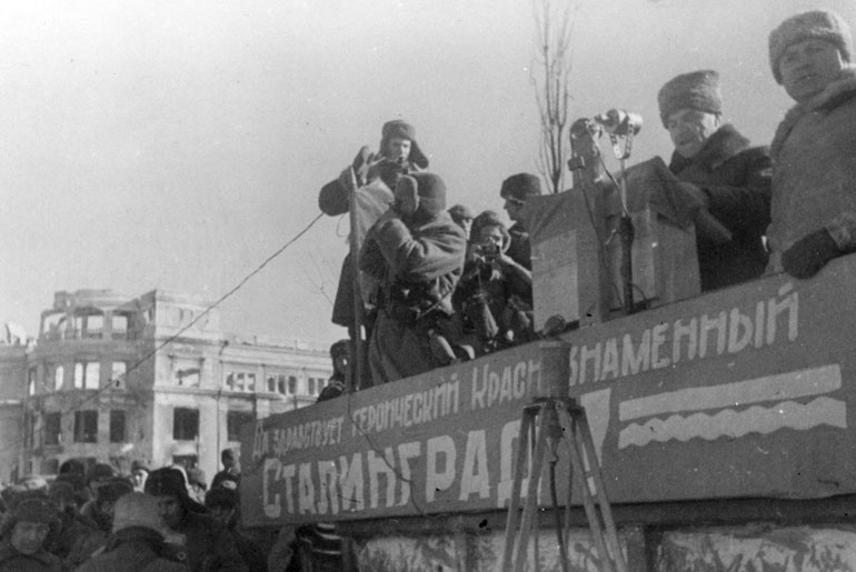 Сталинградское побоище. «За Волгой для нас земли нет!» Сталинградское побоище. «За Волгой для нас земли нет!»