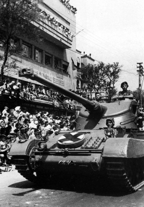 Израильские танки в бою Израильские танки в бою