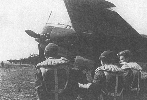 Черный крест и красная звезда. Воздушная война над Россией. 1941-1944 Черный крест и красная звезда. Воздушная война над Россией. 1941-1944