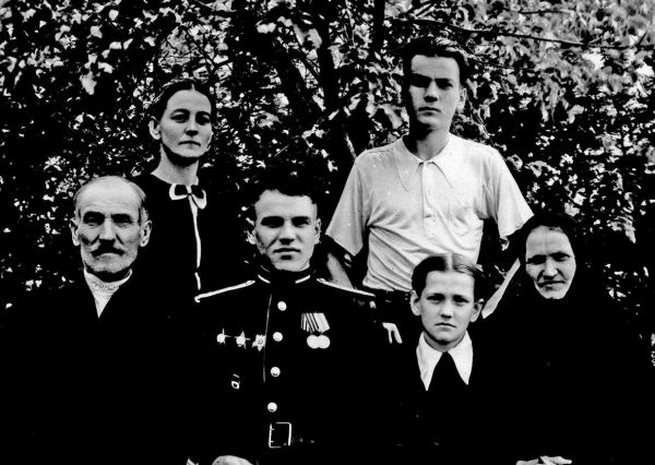 Командир Т-34. На танке до Победы Командир Т-34. На танке до Победы