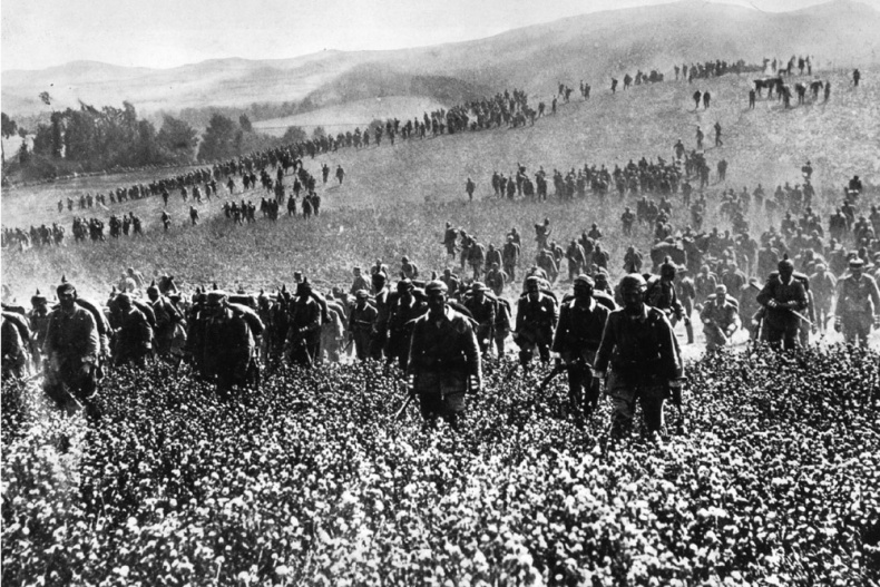 Первая мировая война. Катастрофа 1914 года Первая мировая война. Катастрофа 1914 года
