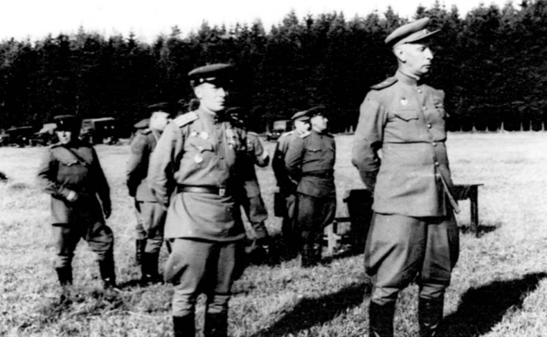 Через Гоби и Хинган Через Гоби и Хинган