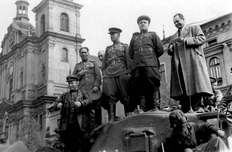 Через Гоби и Хинган Через Гоби и Хинган