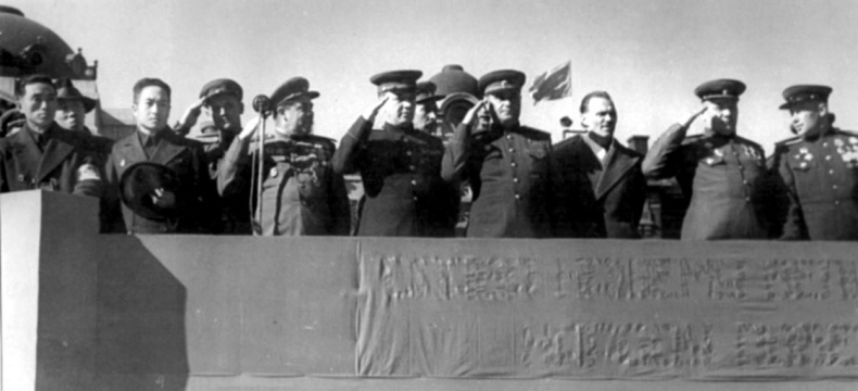 Через Гоби и Хинган Через Гоби и Хинган