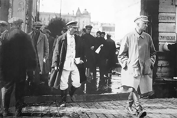 Госдачи Кавказских Минеральных Вод. Тайны создания и пребывания в них на отдыхе партийной верхушки и исполкома Коминтерна от Ленина до Хрущева Госдачи Кавказских Минеральных Вод. Тайны создания и пребывания в них на отдыхе партийной верхушки и исполкома Коминтерна от Ленина до Хрущева