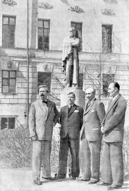 Высотки сталинской Москвы. Наследие эпохи Высотки сталинской Москвы. Наследие эпохи
