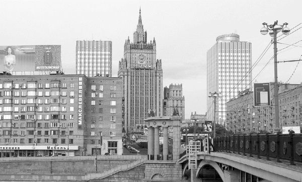 Высотки сталинской Москвы. Наследие эпохи Высотки сталинской Москвы. Наследие эпохи