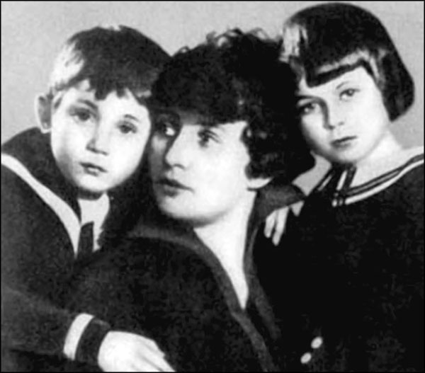 Любящий Вас Сергей Есенин Любящий Вас Сергей Есенин