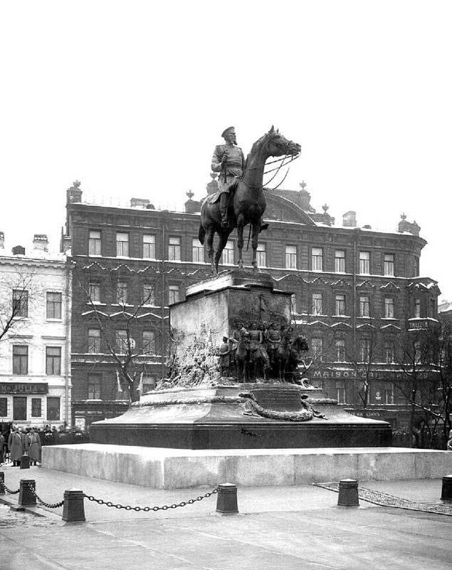 Петербург - 1914 - Петроград. Хронологическая мозаика столичной жизни