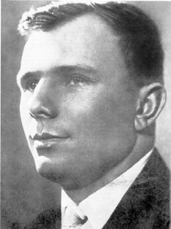 Юрий Гагарин. Человек-легенда Юрий Гагарин. Человек-легенда