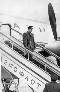 Юрий Гагарин. Человек-легенда Юрий Гагарин. Человек-легенда