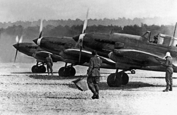 Штурмовики. «Мы взлетали в ад» Штурмовики. «Мы взлетали в ад»