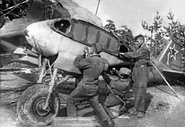 Штурмовики. «Мы взлетали в ад» Штурмовики. «Мы взлетали в ад»