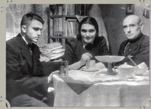 Василий Аксенов - одинокий бегун на длинные дистанции Василий Аксенов - одинокий бегун на длинные дистанции