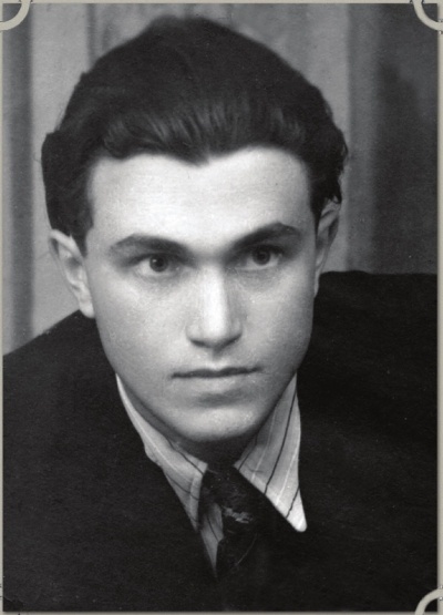 Василий Аксенов - одинокий бегун на длинные дистанции Василий Аксенов - одинокий бегун на длинные дистанции