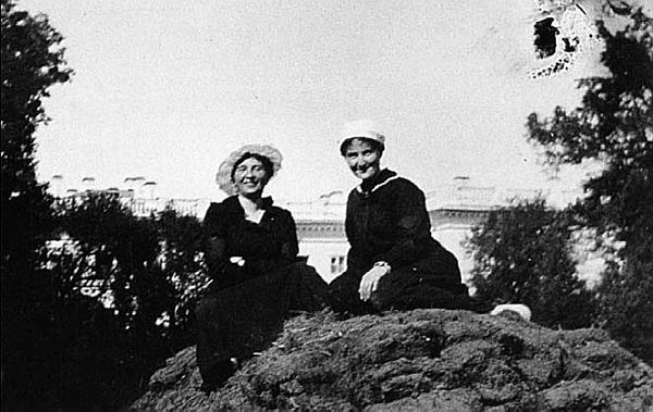 Претерпевшие до конца. Судьбы царских слуг, оставшихся верными долгу и присяге Претерпевшие до конца. Судьбы царских слуг, оставшихся верными долгу и присяге