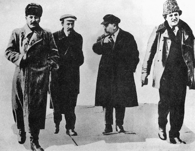 Иосиф Сталин в личинах и масках человека, вождя, ученого Иосиф Сталин в личинах и масках человека, вождя, ученого