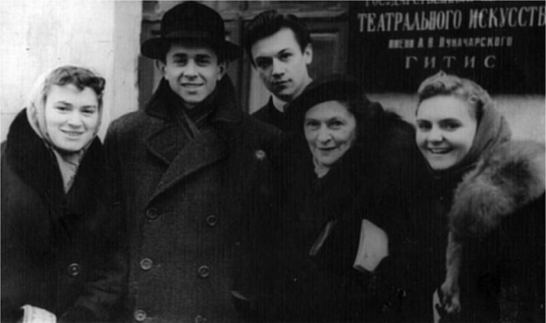 Мои пригорки, ручейки. Воспоминания актрисы Мои пригорки, ручейки. Воспоминания актрисы