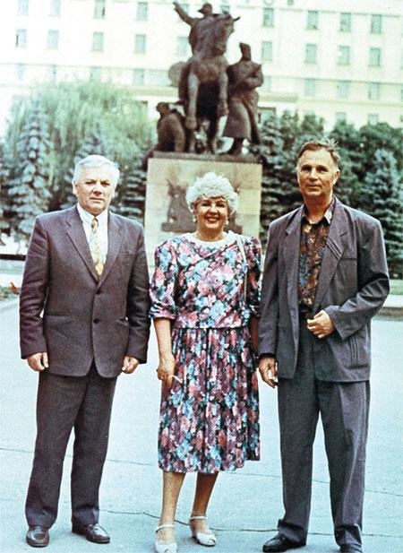 Виктор Тихонов. Жизнь во имя хоккея Виктор Тихонов. Жизнь во имя хоккея