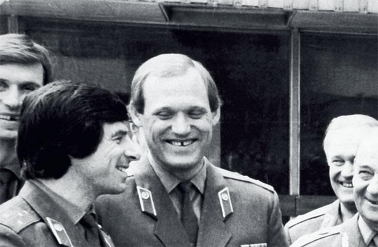 Виктор Тихонов. Жизнь во имя хоккея Виктор Тихонов. Жизнь во имя хоккея