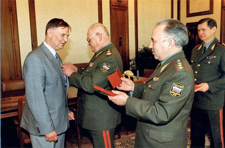 Виктор Тихонов. Жизнь во имя хоккея Виктор Тихонов. Жизнь во имя хоккея